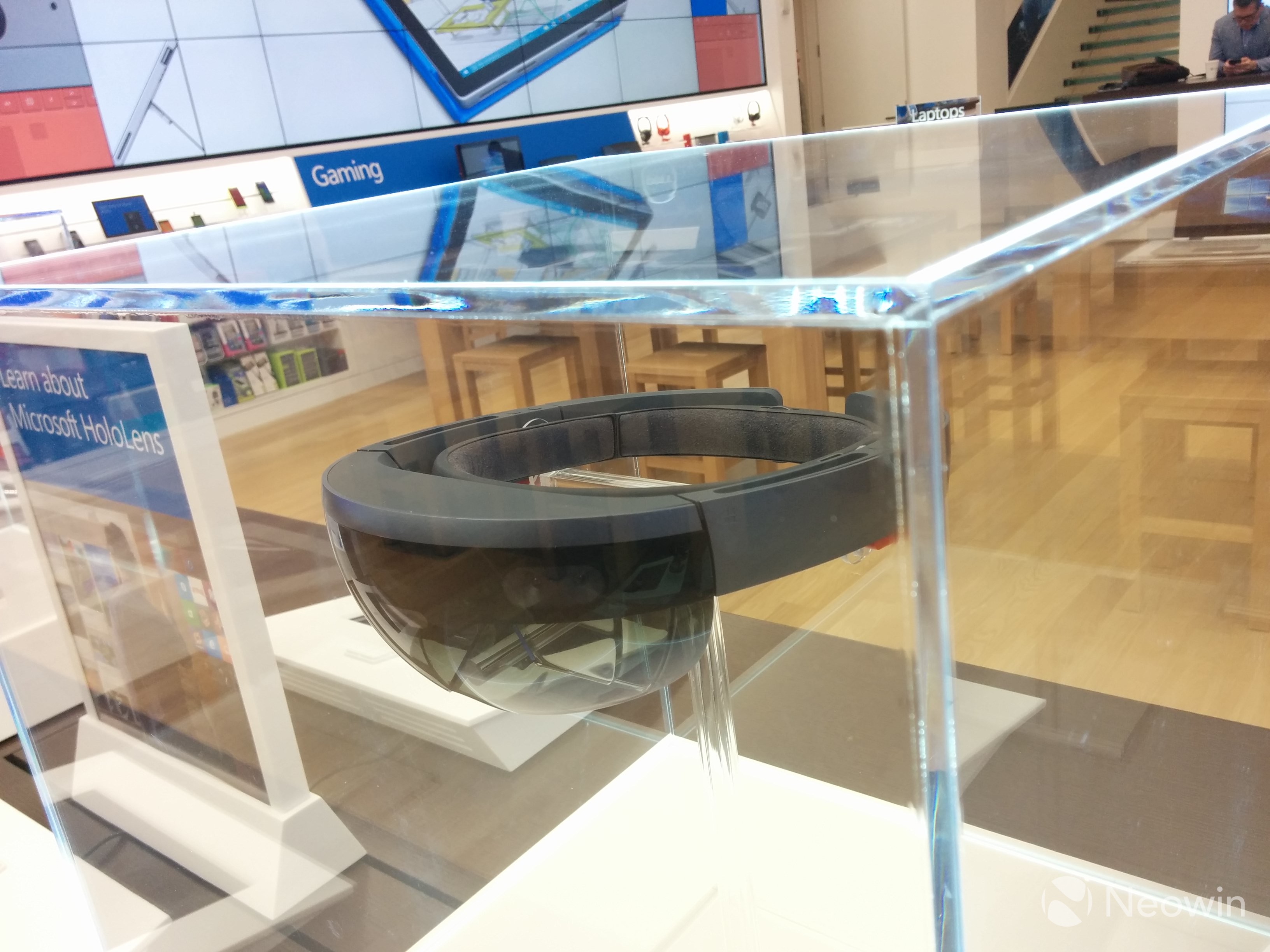 比蘋果Apple Store更氣派！全球最大微軟旗艦店開業