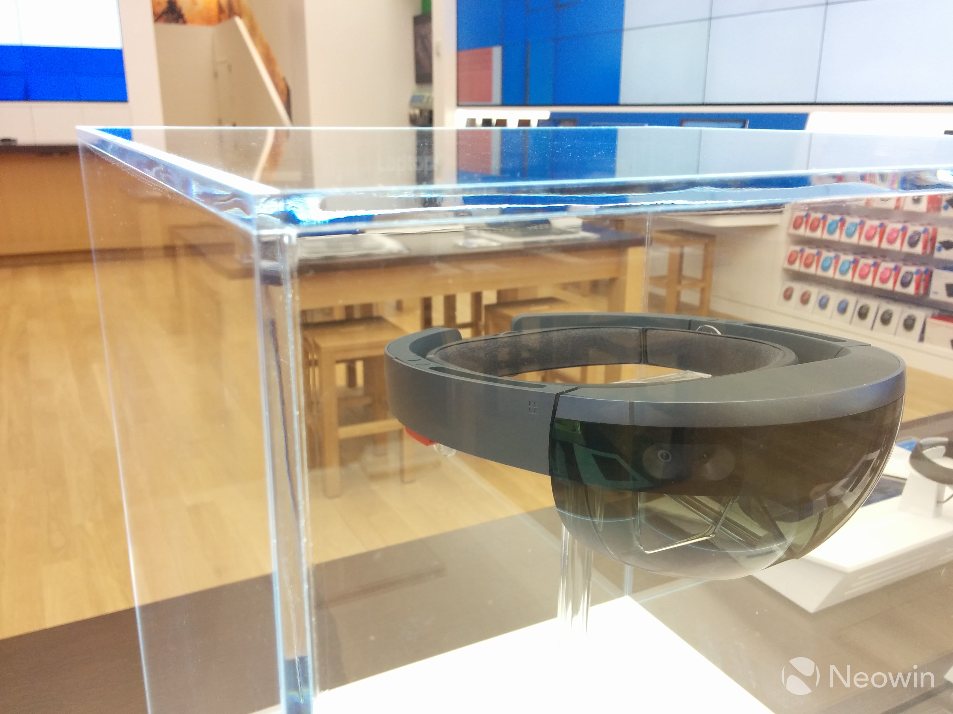 比蘋果Apple Store更氣派！全球最大微軟旗艦店開業