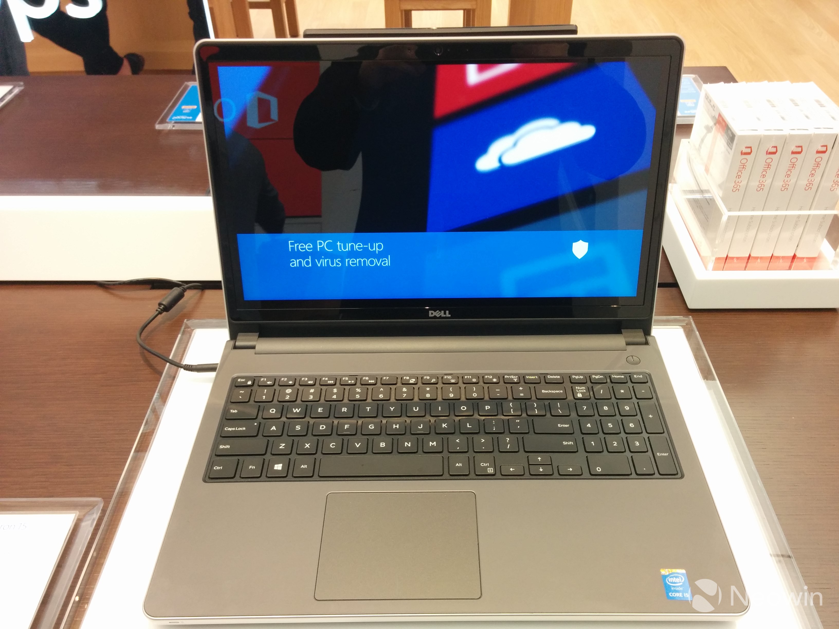 比蘋果Apple Store更氣派！全球最大微軟旗艦店開業