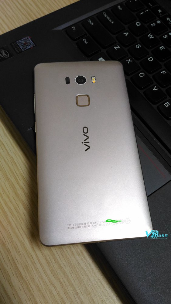 抄魅藍(lán)metal工藝？疑似vivo Xplay5S諜照曝光