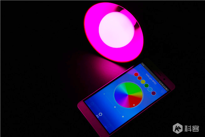 給生活加點色彩，AddLight智能蘑菇燈體驗