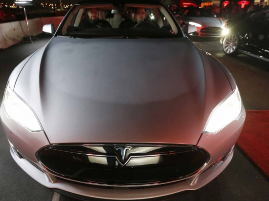 特斯拉變聰明了！自動(dòng)駕駛之余還能學(xué)技能