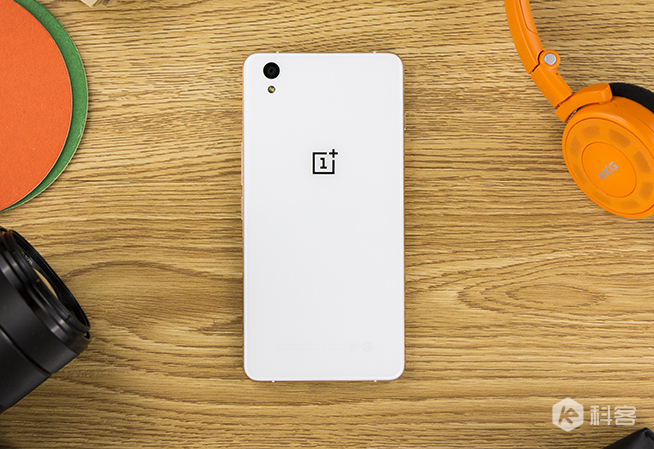 從461天到93天 一加為什么急著推一加手機(jī)X