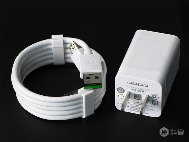 長(zhǎng)續(xù)航配搭閃充的完美結(jié)合：OPPO R7s評(píng)測(cè)