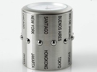 1699元的時鐘：隨時轉動看世界時間