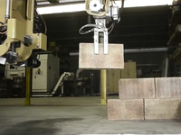 視頻：10萬美刀找不到個砌磚的？只好讓機器人上了