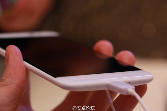 ivvi小骨手機(jī)發(fā)布：屏幕感人 售價999元起