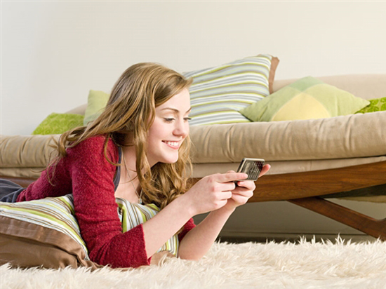 不玩手機(jī)不舒服？這是病快去治！