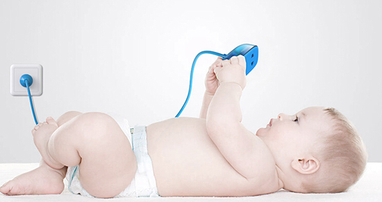 布叮智能插座：多彩透視外觀 防水設(shè)計(jì)不觸電