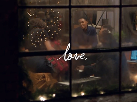 視頻：蘋果最感人廣告 “有朝一日圣誕節(jié)會沒有戰(zhàn)爭” 