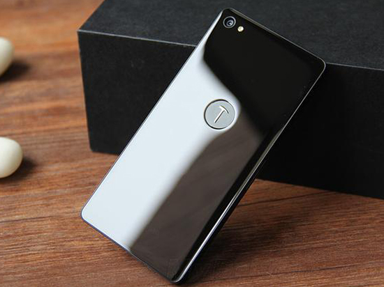 老羅毀了情懷 毀了工匠精神，你還期待錘子T2嗎？