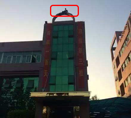 代工進(jìn)入寒冬？錘子T2代工廠長(zhǎng)期拖欠工資 