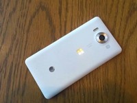 微軟不讓iPhone專美 或研究新款手機(jī)挑戰(zhàn)地位