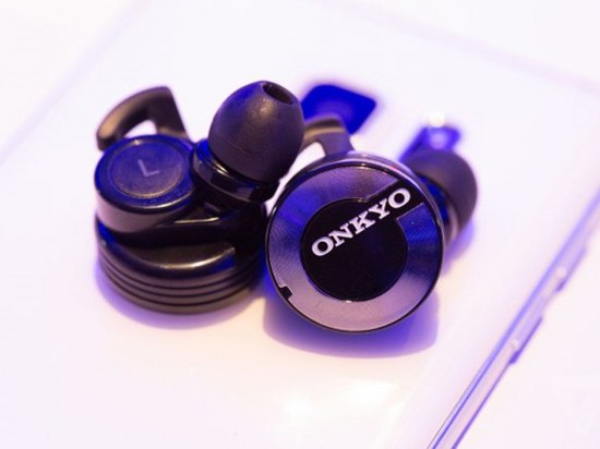 設(shè)計(jì)小巧！Onkyo入耳式無線耳塞現(xiàn)身CES