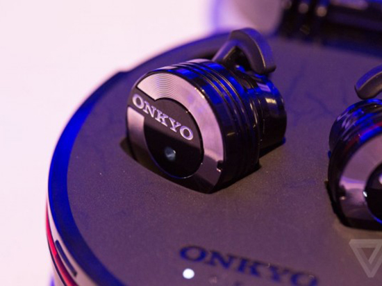 設(shè)計(jì)小巧！Onkyo入耳式無線耳塞現(xiàn)身CES