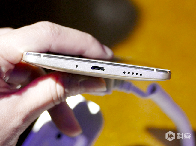 霸氣雙攝像頭加持！360手機(jī)奇酷旗艦極客版上手