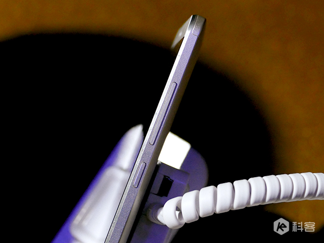 霸氣雙攝像頭加持！360手機(jī)奇酷旗艦極客版上手