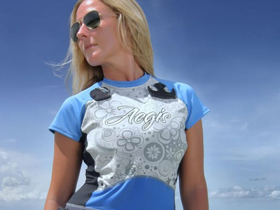 邪乎了！這款簡單T恤能當(dāng)救生衣