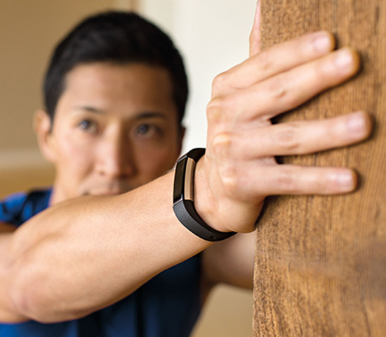 不怕吐槽了！Fitbit也走時尚路線推Alta智能手環(huán)