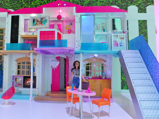 芭比娃娃夢之屋面世，支持聯(lián)網(wǎng)和語音操控