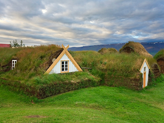 屋頂光禿禿不美觀？試試這種能發(fā)電的人工草坪吧