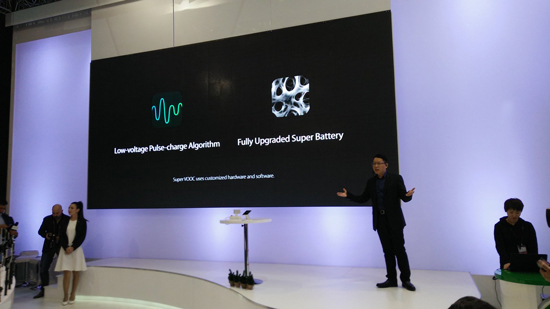 15分鐘充滿手機(jī) OPPO超級(jí)閃充空降MWC