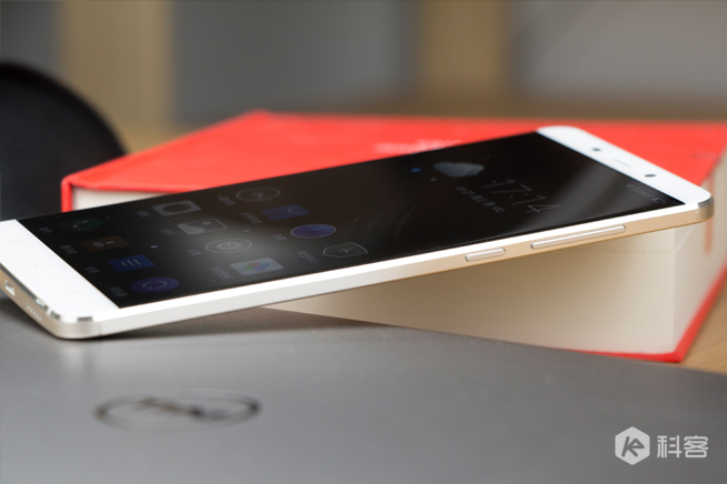 雙攝比安全更亮眼 360奇酷手機極客版測評