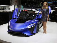 外形真的很拉風(fēng)！首款國產(chǎn)純電動(dòng)超跑亮相日內(nèi)瓦