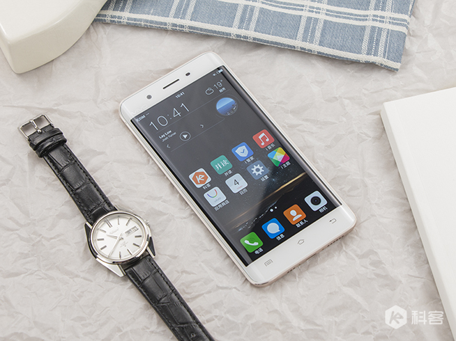 vivo Xplay5圖賞：雙曲面屏釋放的文藝氣質(zhì)