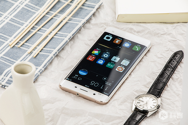 vivo Xplay5圖賞：雙曲面屏釋放的文藝氣質(zhì)