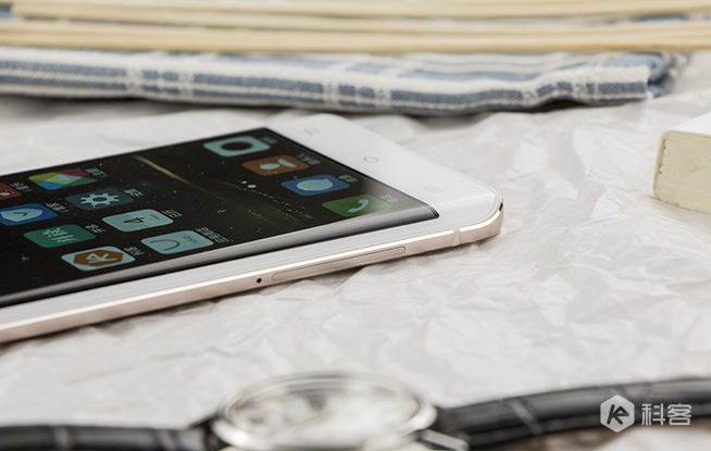 vivo Xplay5圖賞：雙曲面屏釋放的文藝氣質(zhì)