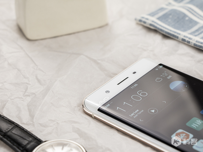 vivo Xplay5圖賞：雙曲面屏釋放的文藝氣質(zhì)