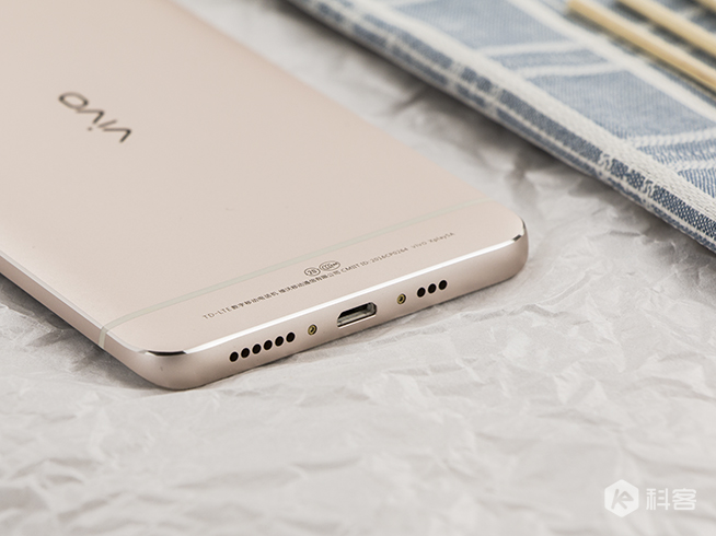 vivo Xplay5圖賞：雙曲面屏釋放的文藝氣質(zhì)