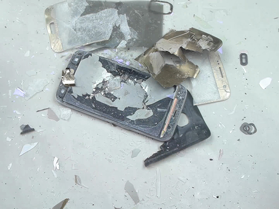 視頻：三星Galaxy S7挑戰(zhàn)－196℃液態(tài)氮，結(jié)果嚇人！