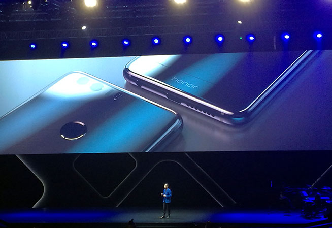 吳亦凡代言，小而美榮耀8發(fā)布1999元起