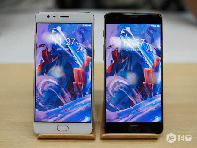 一加手機3現(xiàn)場圖賞：這手感摸過都說爽！