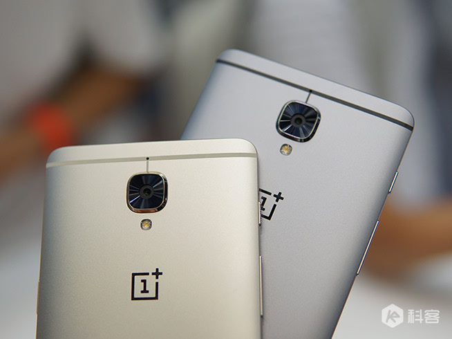 一加手機3現(xiàn)場圖賞：這手感摸過都說爽！