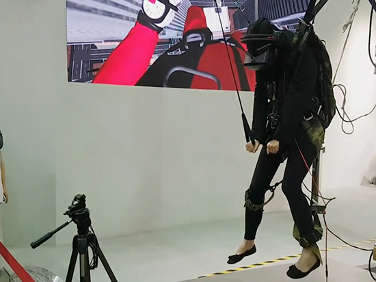 飛行？跳傘？VR虛擬現(xiàn)實(shí)游戲原來(lái)可以玩得這么爽