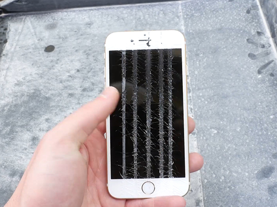 大寫的服！居然用切割機DIY最個性的iPhone 6s