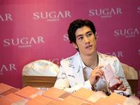 又見明星代言，SUGAR糖果時(shí)尚手機(jī)推新品F7