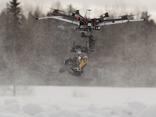 視頻：還在用無人機練航拍？牛逼的人已經(jīng)這樣玩了