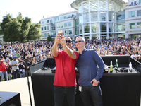 蘋果40周年，喜歡發(fā)微博的庫克再次出動了