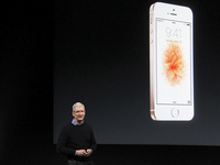 科客晚報：蘋果iPhone SE明天開售，HTC 10配置無死角曝光？