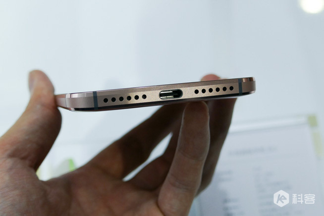 樂視樂2/樂2 Pro/樂Max2圖賞：這ID無邊框升級了？