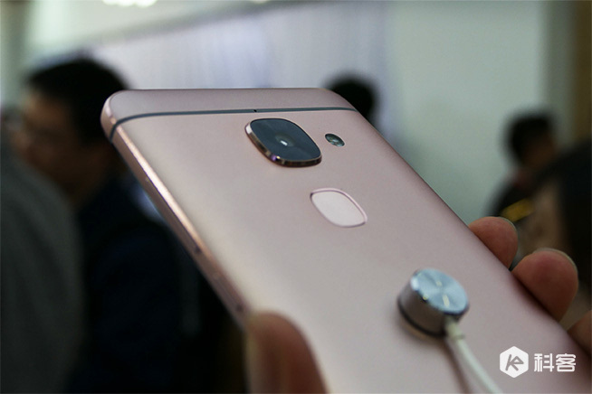 樂視樂2/樂2 Pro/樂Max2圖賞：這ID無邊框升級了？