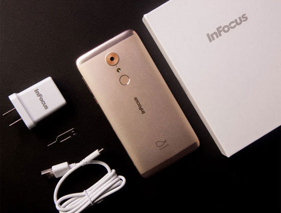 騰訊OS首款專屬手機(jī)發(fā)布 富可視藍(lán)鯨S1僅售999元