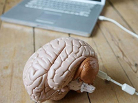 大腦可實現(xiàn)數(shù)據(jù)克隆 普通人瞬間能學(xué)會開飛機(jī)