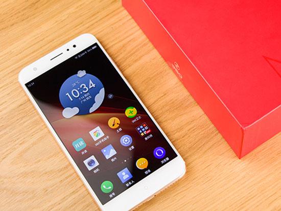  告別充電漫長(zhǎng)等待！五款快速充電手機(jī)推薦