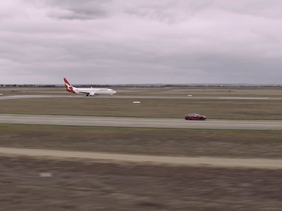 視頻：巔峰對決 特斯拉大戰(zhàn)波音737