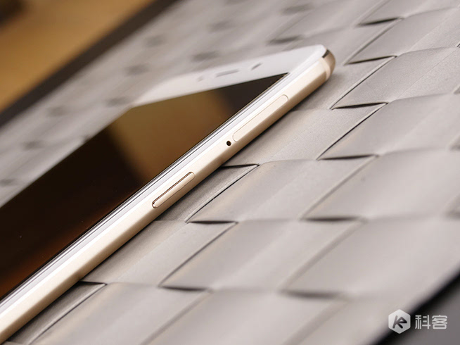6英寸自拍大器！OPPO R9 Plus上手體驗